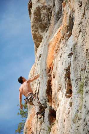 Rockclimbing Article Image1_large